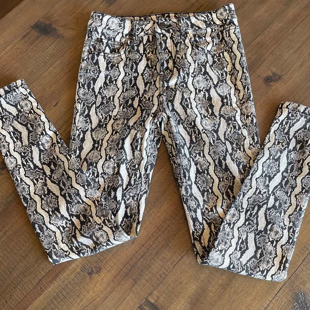 NWOT Wild Fable Snake print jeans